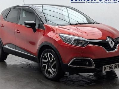 Used Renault Captur Dynamique 90 HP (66 kW) 2016 Red/black SUV