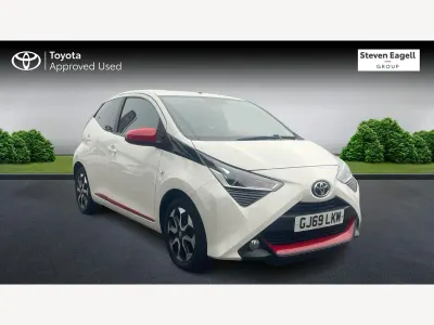 Used Toyota Aygo Trend 70 HP (51 kW) 2019 White Hatchback