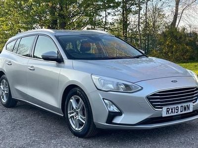 Usado Ford Focus Zetec 95 HP (69 kW) 2019 Prateado Carrinha