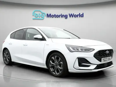 Used Ford Focus ST-Line 125 HP (91 kW) 2023 White Hatchback