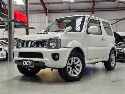 Used Suzuki Jimny Adventure 85 HP (62 kW) 2012 White SUV
