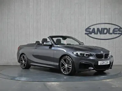 Begagnad BMW 218 M Sport 136 HK (100 kW) 2019 Grå Cab