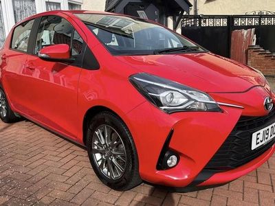 Used Toyota Yaris 72 HP (52 kW) 2019 Red Hatchback