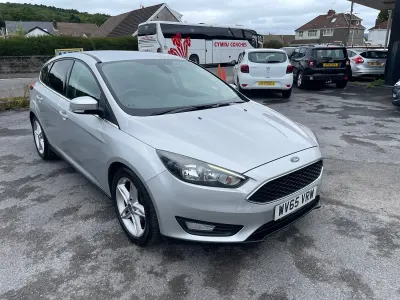 Used Ford Focus Zetec 125 HP (91 kW) 2015 Silver Hatchback
