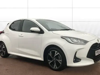 Gebraucht Toyota Yaris Hybrid Design 116 PS (85 kW) 2026 Kleinwagen