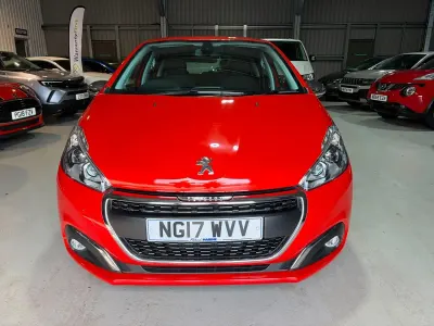 Used Peugeot 208 Allure 80 HP (58 kW) 2017 Orange Hatchback