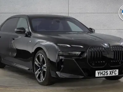 New BMW 750e M Sport 482 HP (354 kW) 2025 Black Sedan