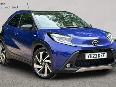 Used Toyota Aygo X 72 HP (52 kW) 2023 Juniper blue bitone SUV