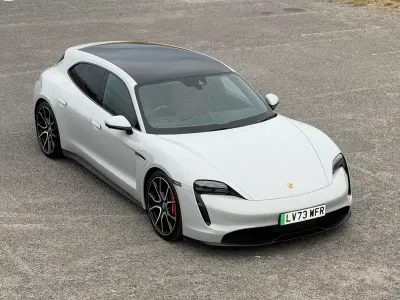 Used Porsche Taycan Performance Package 419 kW (571 HP) 2023 Grey Estate