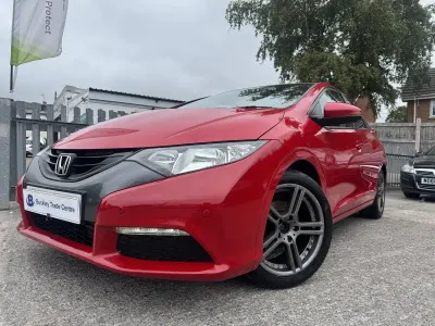 Used Honda Civic 142 HP (104 kW) 2013 Red Hatchback