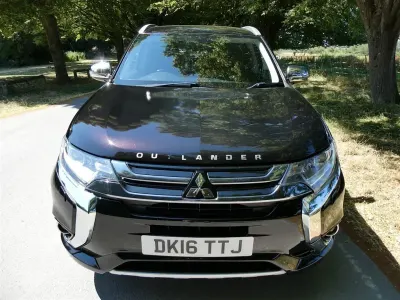 Used Mitsubishi Outlander P-HEV 199 HP (146 kW) 2016 Black SUV