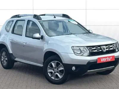 Usado Dacia Duster Lauréate 109 CV (80 kW) 2016 Plateado SUV