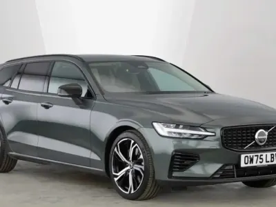 Used Volvo V60 Ultra 449 HP (330 kW) 2025 Green Estate