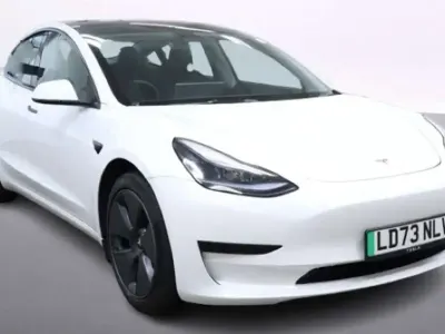 Używany Tesla Model 3 RWD 11 kW (15 KM) 2023 Sedan/Limuzyna