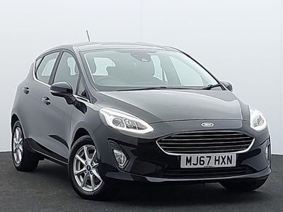 Usado Ford Fiesta Zetec 85 HP (62 kW) 2017 Preto Citadino