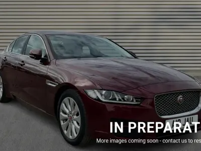 Used Jaguar XE Portfolio 163 HP (119 kW) 2017 Red Sedan
