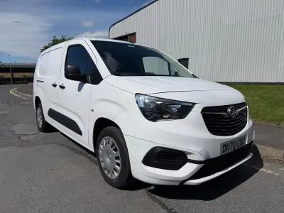 Used Vauxhall Combo Sportive 100 HP (73 kW) 2020 White MPV