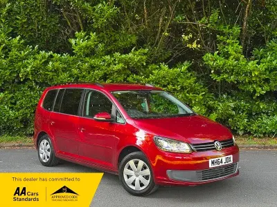 Used VW Touran SE 140 HP (102 kW) 2015 Red MPV