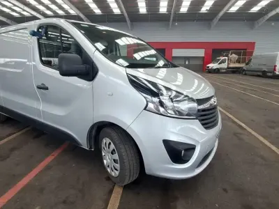Second-hand Vauxhall Vivaro Sportive 2018 Argintiu