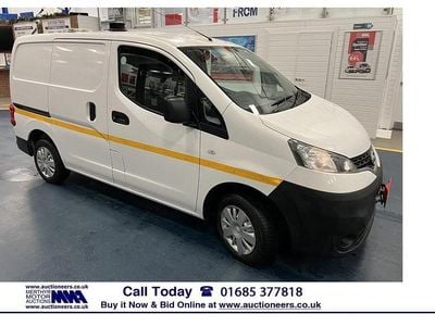 White Used 2017 Nissan NV200 Acenta MPV | £4,510