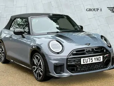 Usado Mini Cooper 118 kW (161 CV) 2025 Gris Utilitario