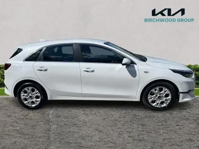 Used Kia Ceed 2023 White Hatchback