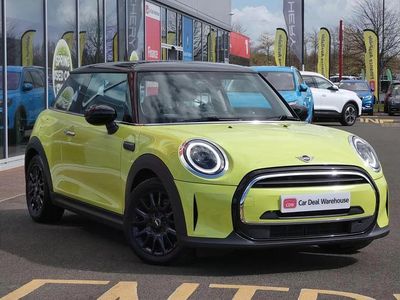Used Mini Cooper Classic 134 HP (98 kW) 2022 Yellow Hatchback