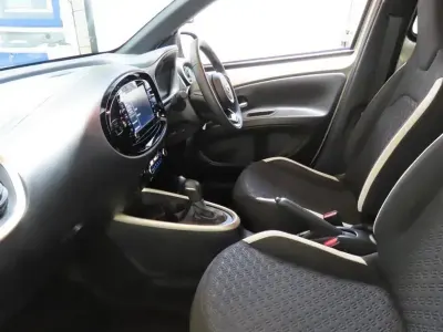 Used Toyota Aygo X 72 HP (52 kW) 2022 Beige SUV