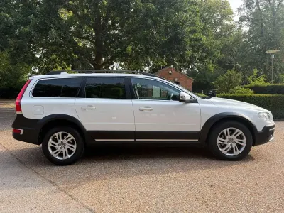 Used Volvo XC70 SE 2015 White Estate
