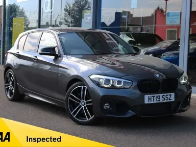 Begagnad BMW 118 Efficient Dynamics 136 HK (100 kW) 2019 Grå Halvkombi