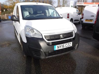 White Used 2016 Peugeot Partner S MPV | £3,995 (A bit pricey)