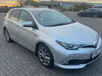 Used Toyota Auris Hybrid 136 HP (100 kW) 2016 Silver Hatchback