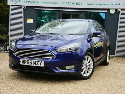 Used Ford Focus Titanium 120 HP (88 kW) 2016 Blue Hatchback
