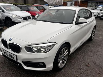 Used BMW 118 Sport Line 150 HP (110 kW) 2015 White Hatchback