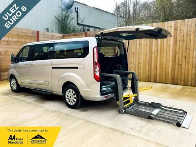 Used Ford Tourneo Titanium 130 HP (95 kW) 2020 Silver MPV