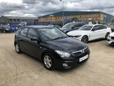 Second-hand Hyundai i30 Comfort 108 CP (79 kW) 2009 Negru Hatchback