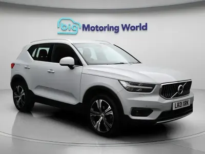 Begagnad Volvo XC40 Inscription 163 HK (119 kW) 2021 SUV