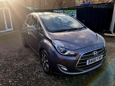 Used Hyundai ix20 SE 90 HP (66 kW) 2017 Grey Hatchback