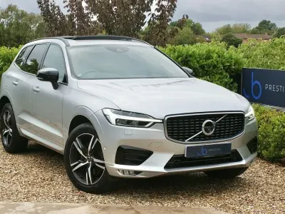 Used Volvo XC60 R-Design 190 HP (139 kW) 2020 Silver SUV