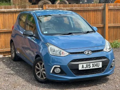 Used Hyundai i10 Premium 87 HP (63 kW) 2015 Blue Hatchback