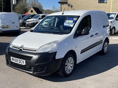 Used Citroën Berlingo 100 HP (73 kW) 2018 White MPV