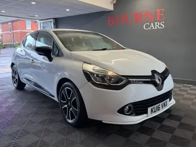 Used Renault Clio Dynamique 75 HP (55 kW) 2016 White Hatchback