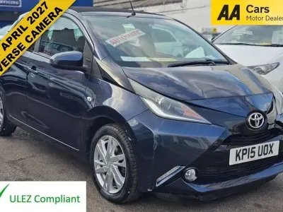 Gebraucht Toyota Aygo x-press 69 PS (50 kW) 2015 Blau Kleinwagen