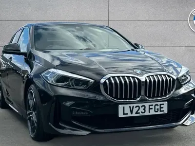 Usado BMW 120 M Sport 187 CV (137 kW) 2023 Negro Utilitario