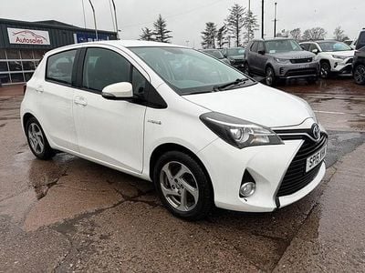 Used Toyota Yaris Hybrid 101 HP (74 kW) 2015