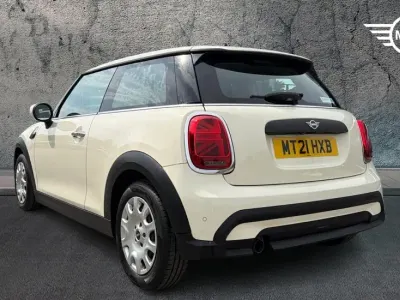 Used Mini ONE Classic 101 HP (74 kW) 2021 White Hatchback