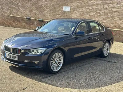 Usado BMW 320 Luxury Line 2012 Azul Berlina
