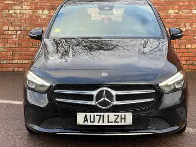 Usado Mercedes B200 2021 Preto Monovolume
