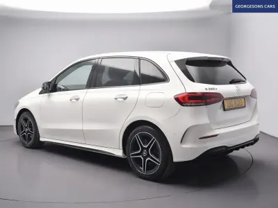 Usado Mercedes B250e AMG line 218 HP (160 kW) 2022 Branco Monovolume