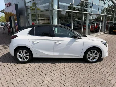 Used Vauxhall Corsa Elite 99 HP (72 kW) 2021 White Hatchback